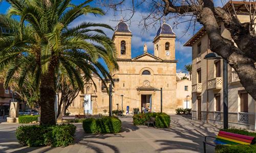 Descubre Sant Joan d'Alacant, uno de los destinos más completos de la Costa Blanca, y disfruta de una experiencia gastronómica única en 2y3 Gastrobar. ¡Reserva ahora!