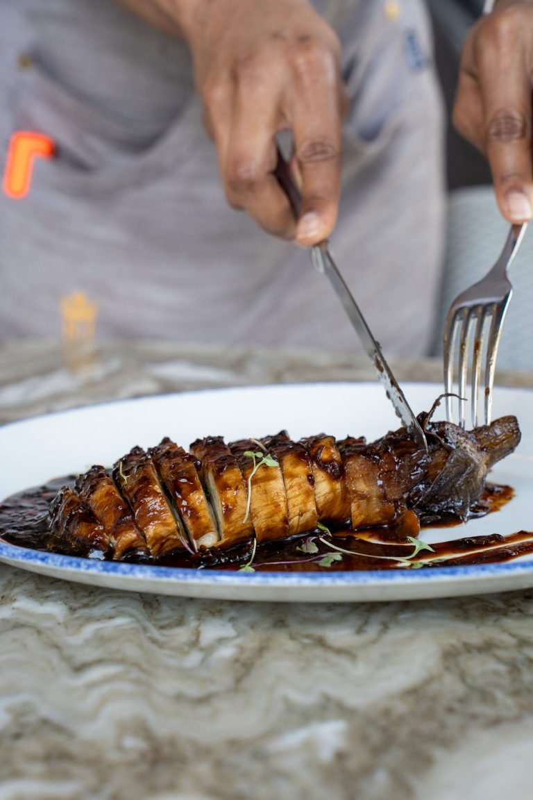 Gastrobar creativo en Alicante Experiencia gastronómica en Playa de San Juan Tapas modernas en 2&tres Gastrobar