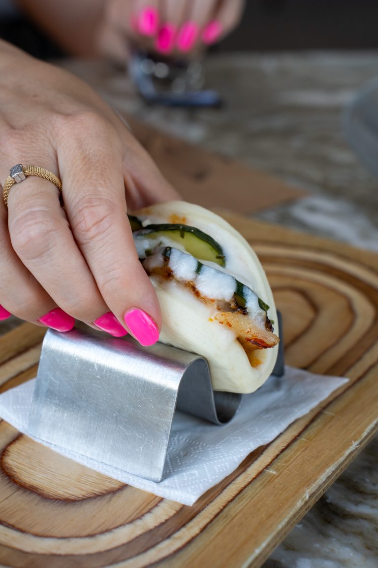 Comida mediterránea moderna en Playa de San Juan Tapas creativas en 2&tres Gastrobar Restaurante recomendado en Alicante junto al mar